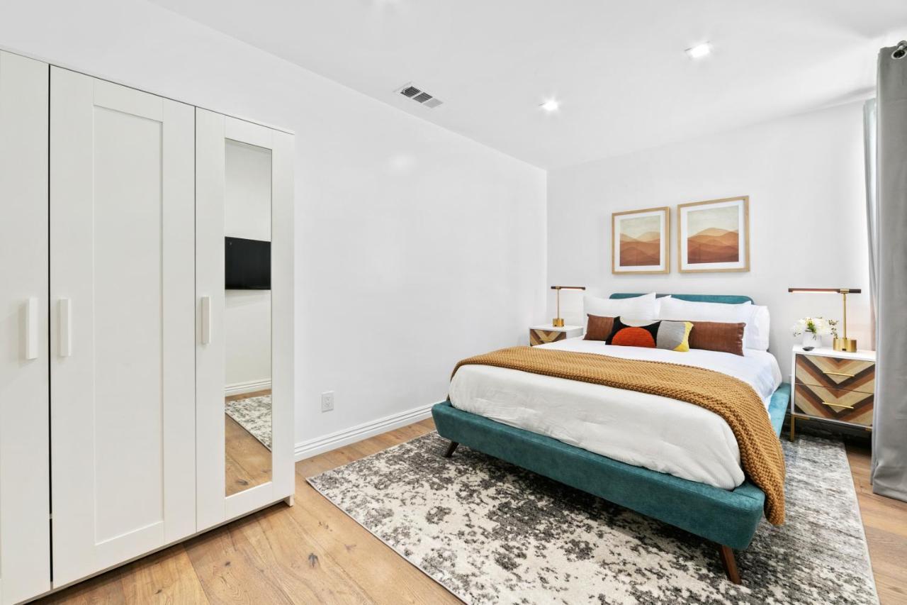 Studio City Contemporary Villa With Pool Sleeps 10 Лос-Анджелес Экстерьер фото