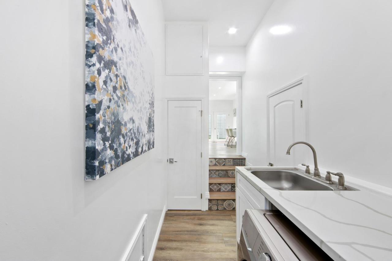 Studio City Contemporary Villa With Pool Sleeps 10 Лос-Анджелес Экстерьер фото