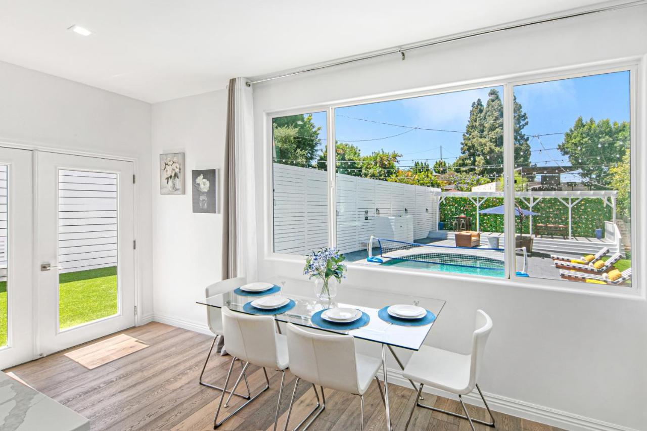 Studio City Contemporary Villa With Pool Sleeps 10 Лос-Анджелес Экстерьер фото
