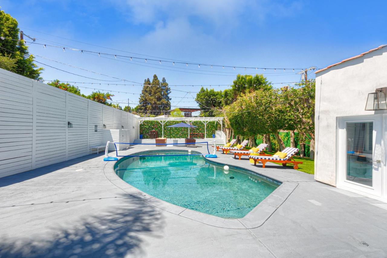 Studio City Contemporary Villa With Pool Sleeps 10 Лос-Анджелес Экстерьер фото